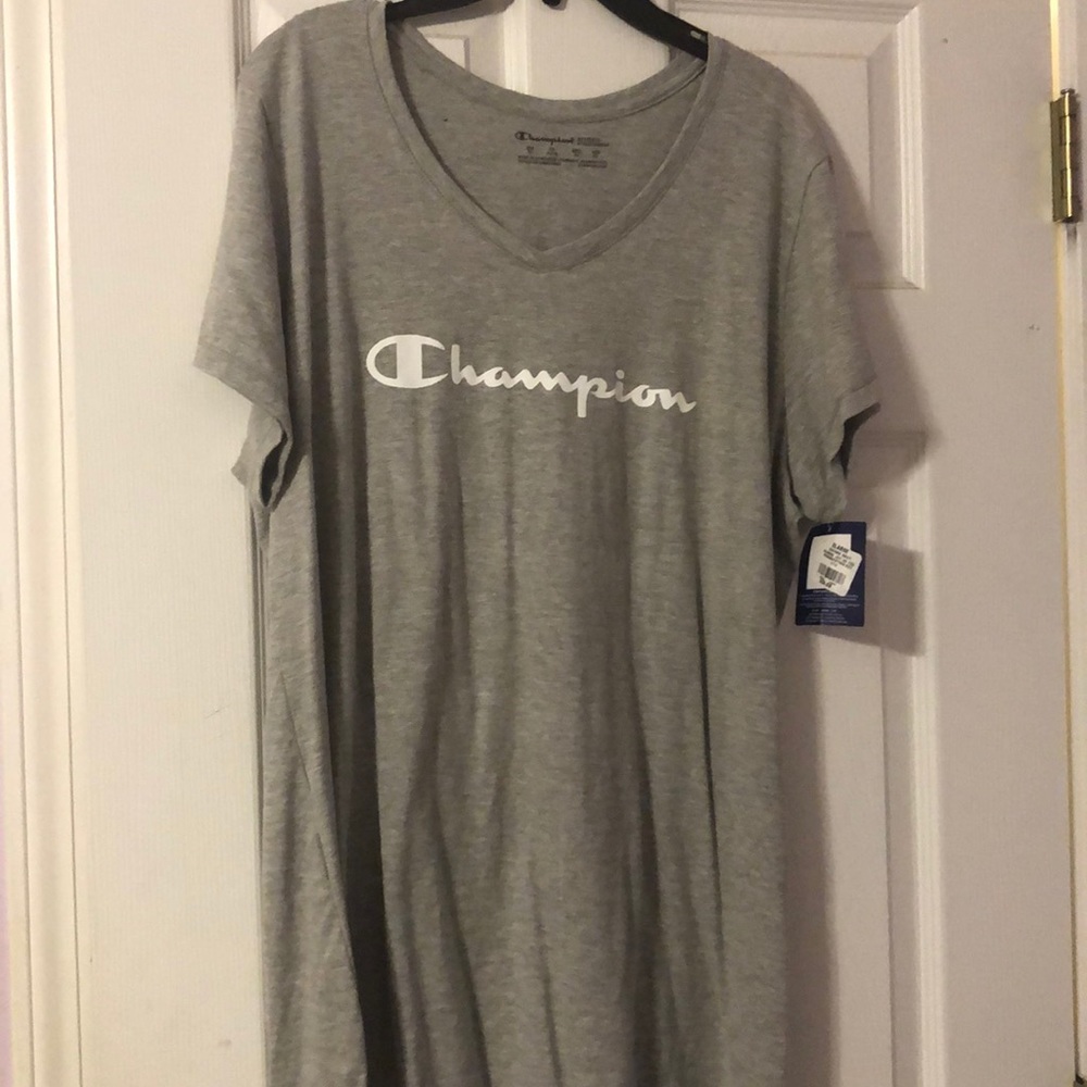Champion V-Neck Shirt